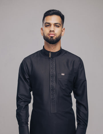 Amaani Onyx Thobe