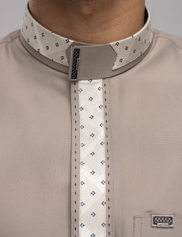 Beige Amaani Onyx Thobe showing hidden zip placket contrast, men's thobe South Africa