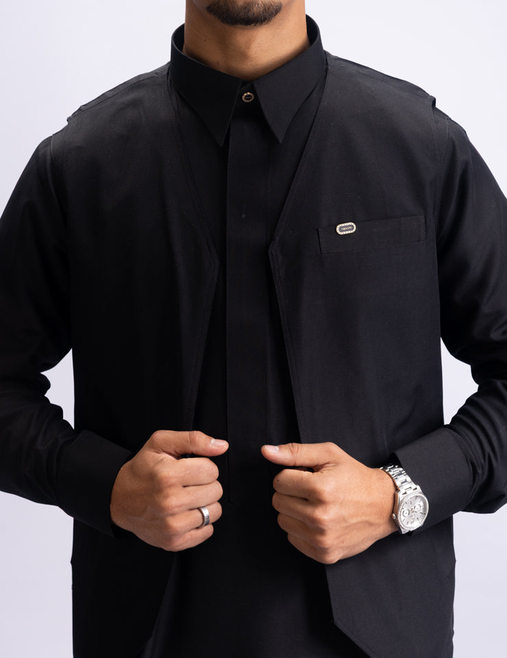 Amaani Ameer Thobe with waistcoat in black, tailored dual pocket men's thobe South Africa