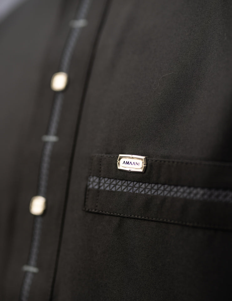 Amaani Eclipse short sleeve thobe with contrast detailing on the sleeves, lightweight breathable fabric