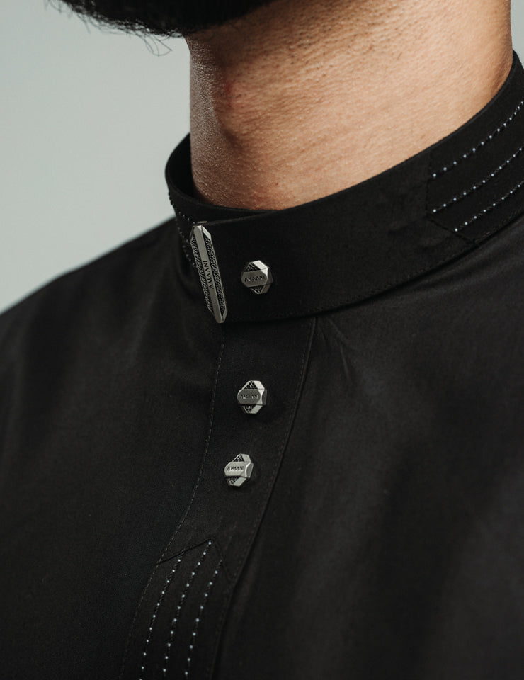 Amaani Hubb Thobe in black, further view - modern tailored thobe for Nikah and Eid, South Africa