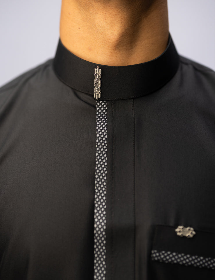 Amaani Noble Thobe in black with double side pockets, premium Saudi collar thobe South Africa