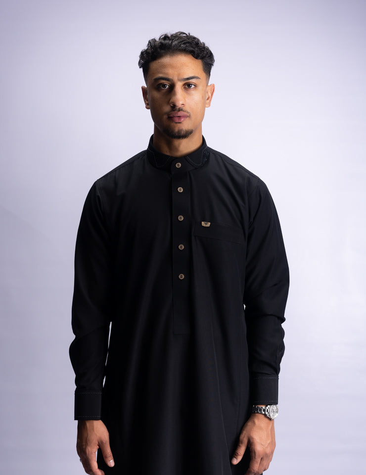 Amaani Spade Thobe in black, premium mandarin collar thobe with contrast accents, South Africa