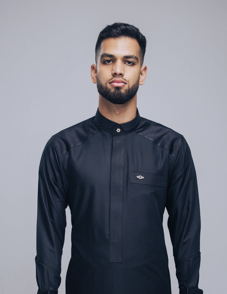 Amaani Stark boys thobe in black, modern tailored kids thobe in sizes 32 to 50