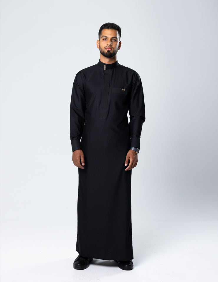 Amaani Sakeen Saudi Thobe in black, full-length view - premium Saudi thobe South Africa